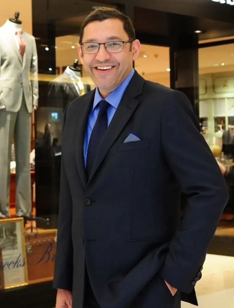 เจมส์ ริชาร์ด อมตวิวัฒน์ ประธานเจ้าหน้าที...