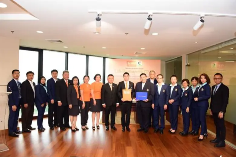 นายฉัตรชัย ศิริไล กรรมการผู้จัดการธนาคารอ...