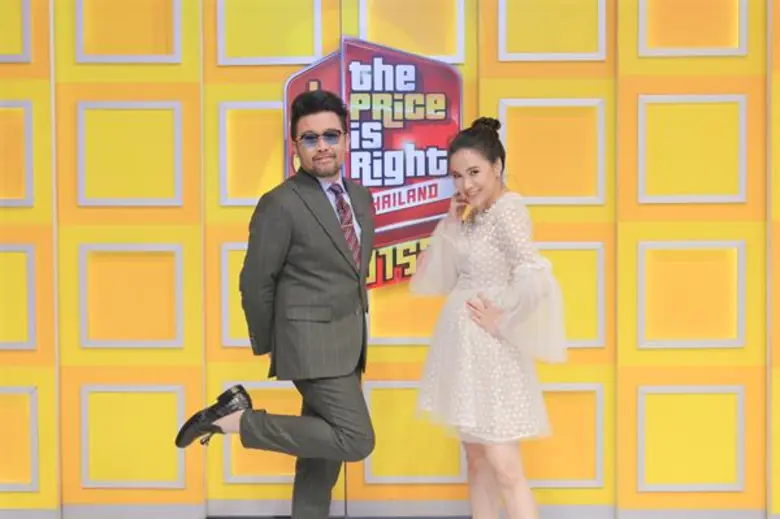 พักเรื่องรัก มาลุยงานพิธีกรอย่างเต็มเหนี่...