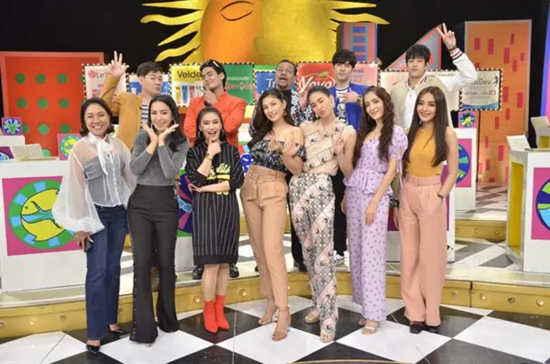 ทีวีไกด์: รายการ “ศึก 12 ราศี” “พิ้งค์กี้-สาวิกา” ร่วมออก “ศึก 12 ราศี” ขอจองโดนฟันธง!! ยิ่งแก่ยิ่งแซบ!!