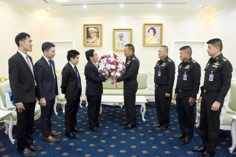 คุณสมบัติ อนันตรัมพร ประธานกรรมการ และกรร...