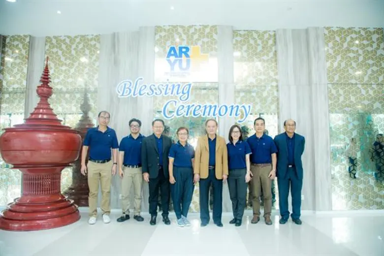 นายแพทย์บุญ วนาสิน (ที่ 4 จากขวา) ประธานก...