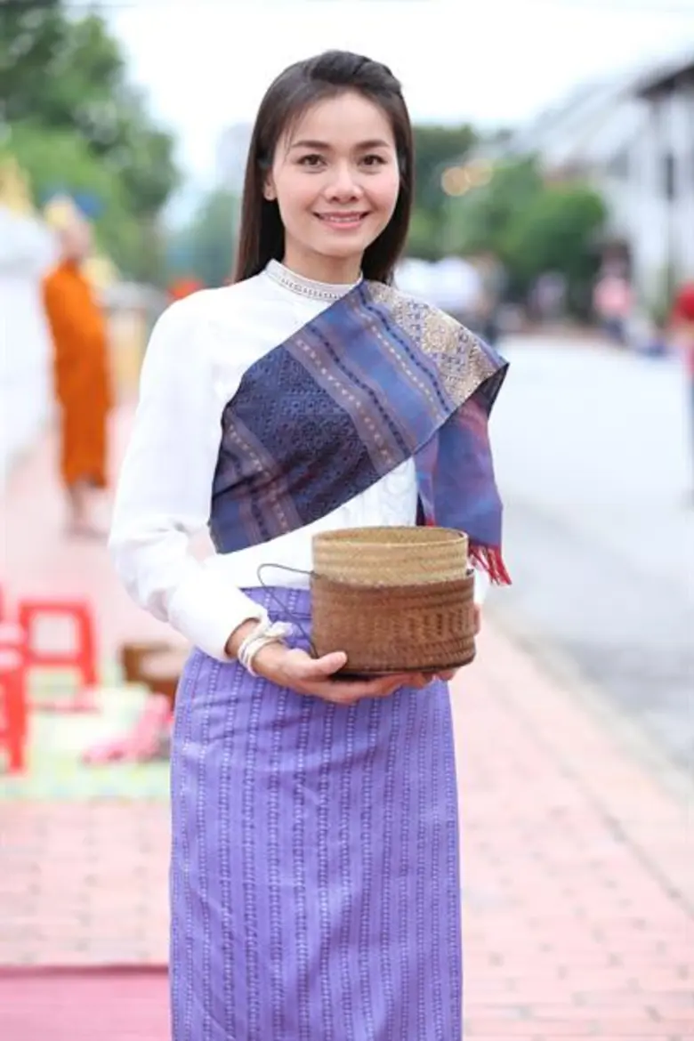 จีเอ็มเอ็ม แกรมมี่ ส่งซีรีส์ท่องเที่ยว “ต่าย อรทัย สะบายดี” “ต่าย อรทัย” พาเที่ยวสุดชิลล์ อิ่มบุญอิ่มใจ ในตอน “รุ่งอรุณแห่งศรัทธา”