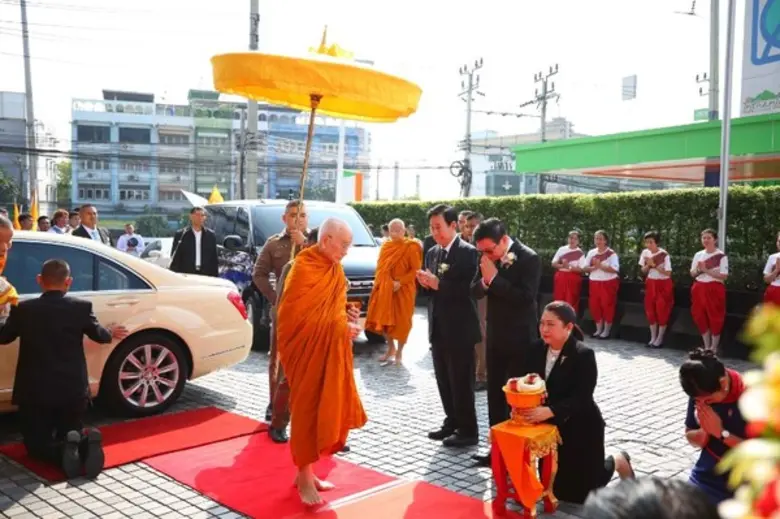 สมเด็จพระอริยวงศาคตญาณ สมเด็จพระสังฆราช สกลมหาสังฆปริณายก เสด็จมาทรงเป็นประธานในพิธีเปิด อาคารสำนักงานใหญ่ ทิพยประกันภัย จำกัด (มหาชน)