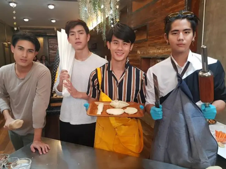 ปลายฝนต้นหนาว อากาศดีแบบนี้ 2 หนุ่มพิธีกร...