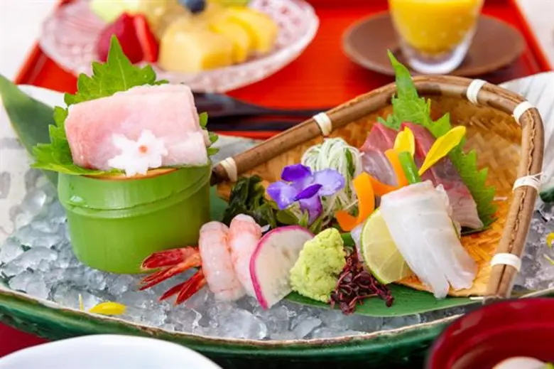 ห้องอาหารยามาซาโตะ ปิดท้ายปลายฤดูใบไม้ร่วงที่ประเทศญี่ปุ่นด้วยอาหารชุดพิเศษ