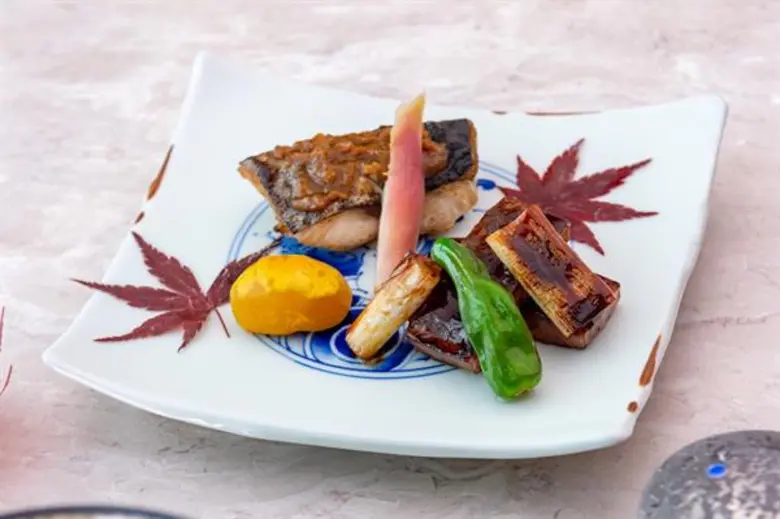 ห้องอาหารยามาซาโตะ ปิดท้ายปลายฤดูใบไม้ร่วงที่ประเทศญี่ปุ่นด้วยอาหารชุดพิเศษ