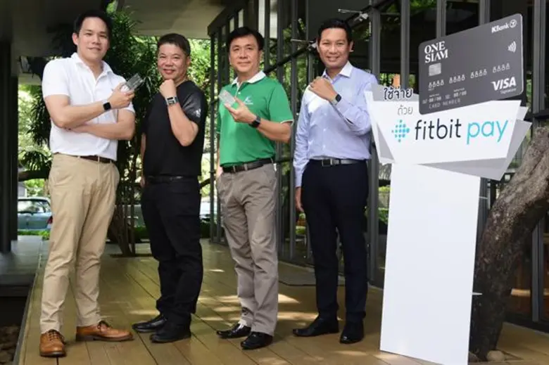 นายอมร สุวจิตตานนท์ (ที่ 2 จากซ้าย) ผู้ช่...