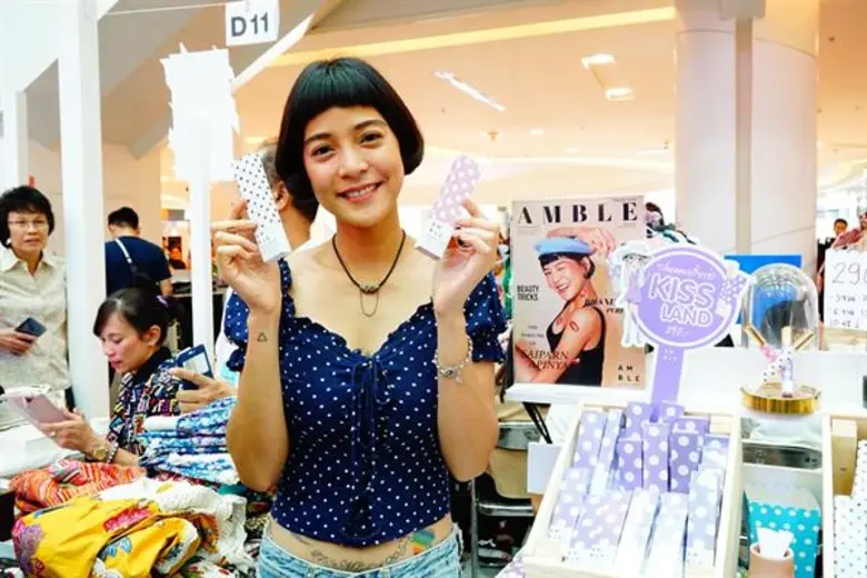 เหล่าดารา และเซเลบ ยกทัพกันมาสวมบทมาเป็นพ...