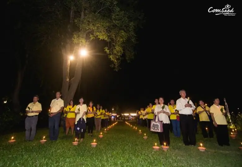 รวมดวงใจชาวคำแสด ริเวอร์แคว รีสอร์ท จุดเทียนน้อมรำลึกในพระมหากรุณาธิคุณในหลวงร.9