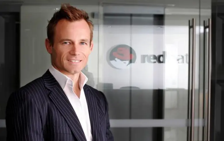 โดย นายเบนจามิน เฮนแชล ผู้อำนวยการฝ่ายขาย...