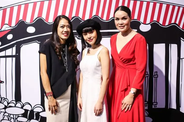 ELLE girl x AR Cosmetics เปิดตัว Collection Fashion Diary ที่ได้แรงบันดาลใจจาก ไลฟ์สไตล์สดใสสนุกสนาน แบบฉบับแฟชั่นนิสต้าตัวจริง เครื่องสำอางใหม่ล่าสุด สำหรับเทรนด์แฟชั่น ปลายปี 2018