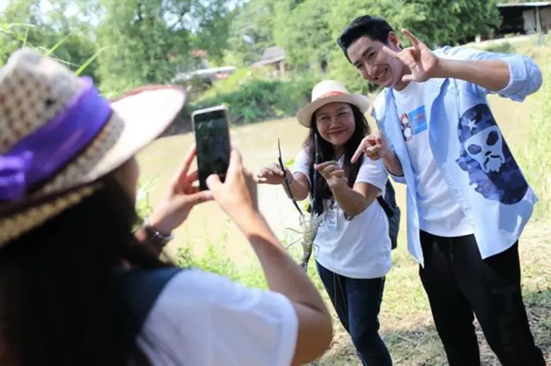 ไนกี้ – นิธิดล ชวนแฟนเพจ เช็คอินพระนครศรีอยุธยา วันเดียวเที่ยวครบ ช้อป ชิม ชิล สัมผัสมนต์เสน่ห์ “หมู่บ้าน OTOP เพื่อการท่องเที่ยว”