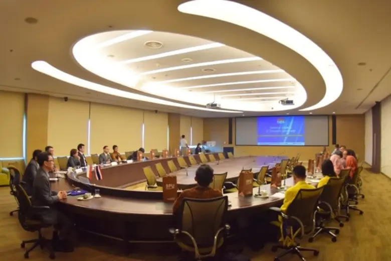 ผู้ช่วยศาสตราจารย์ ดร.วิรัช เลิศไพฑูรย์พั...