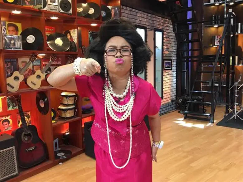 จากคุณครูประจำห้องเรียนใน "ตลก 6 ฉาก" ที่...