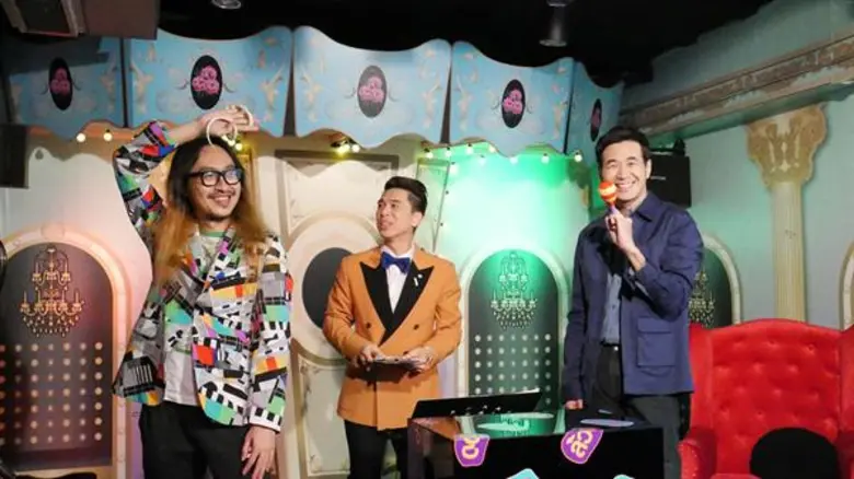 ถอดเสื้อดวล!! “สอง พาราด็อกซ์-สแตมป์” ขอเอาชนะเกมแปลงเพลงให้ได้ ประเดิมเกมโชว์ “SONG แปลง” ตอนแรก 24 ต.ค. นี้