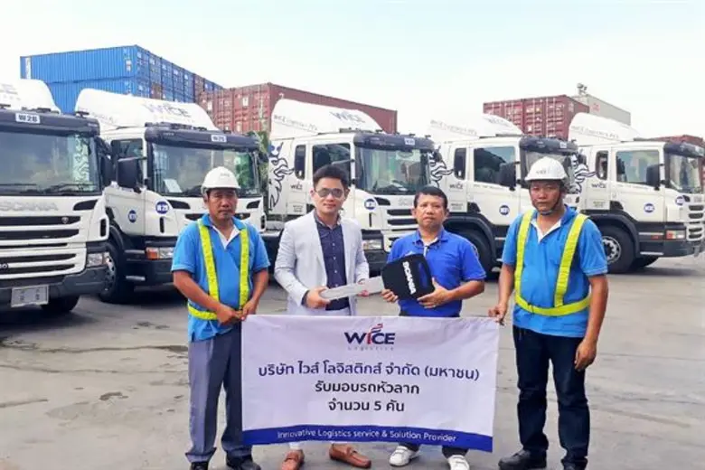 นายรณกร เปี่ยมนุ่ม ผู้จัดการแผนกขนส่งสาขา...