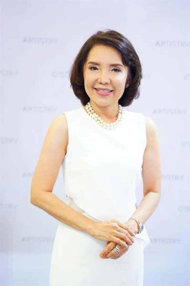 เครื่องสำอางอาร์ทิสทรี โดยบริษัท แอมเวย์ ...