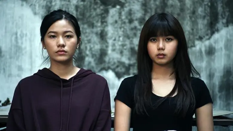 Movie Guide: “ผีโทรศัพท์” หนังผีสยองโซเชียล ส่งต่อความหลอนระทึกครั้งใหม่ ที่อยู่ใกล้ตัวคุณมากกว่าที่คิด ใจไม่ถึงอย่าส่ง ใจไม่แข็งอย่ารับ 8 พ.ย.นี้ ในโรงภาพยนตร์