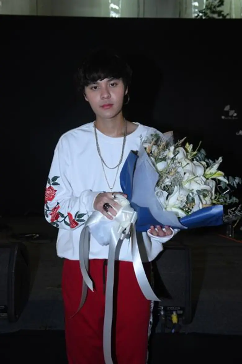 แฟนคลับแน่นทะลัก งานเปิดตัว “The TOYS 100%” ยอดจองทะลุเป้า เปิดมิวสิควิดีโอเพลงใหม่ “ลาลาลอย” ครั้งแรกของเมืองไทยบนจอยักษ์เอ็มควอเทียร์!