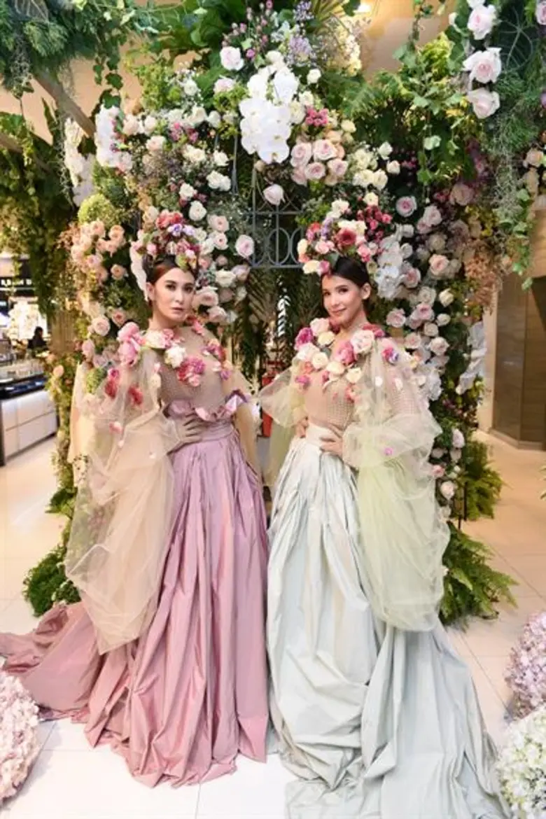 ฉลอง 71 ปี ห้างเซ็นทรัล ยิ่งใหญ่ตระการตาไปกับมวลดอกไม้นับล้านดอก ในคอนเซปต์ The World Of Floral Wonders (เดอะ เวิลด์ ออฟ ฟลอรัล วันเดอร์ส)