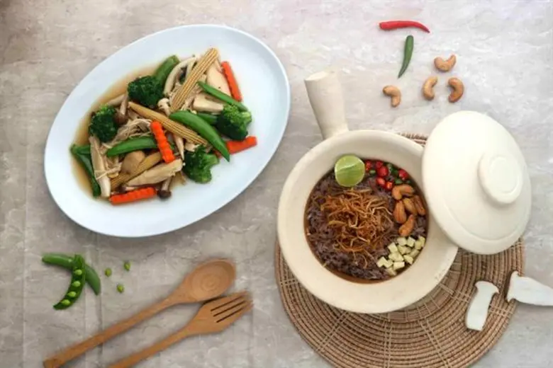 สีฟ้า ชวนเติมเต็มสุขภาพตลอดเทศกาลอาหารเจ ด้วยข้าวออร์แกนิค ใหม่ สด จากนาข้าวพร้อมกับข้าวเจ แบบจัดเต็ม