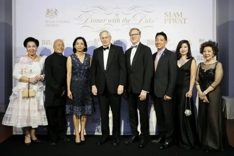 เจ้าชายริชาร์ด ดยุกแห่งกลอสเตอร์ เสด็จไปทรงร่วมงาน “Dinner with the Duke” ดินเนอร์การกุศลสุดเอ็กซ์คลูซีฟ รายได้สมทบมอบมูลนิธิที่อยู่อาศัย ฯ เพื่อพัฒนาคุณภาพชีวิตคนไทย