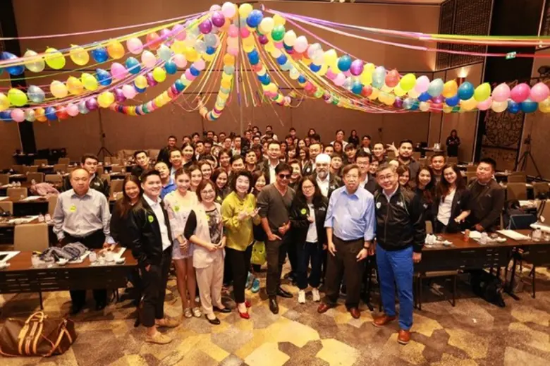 ผศ.ดร.นฤพนธ์ ไชยยศ เจ้าของ และผู้บริหาร B...