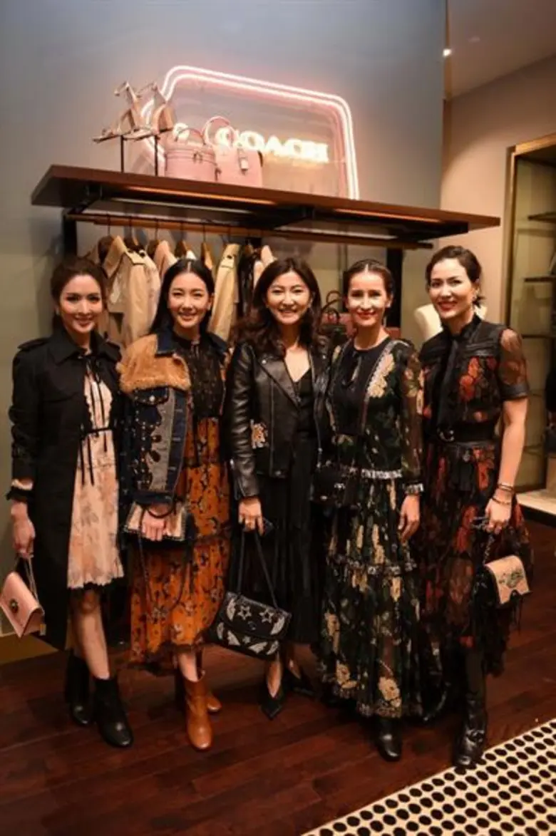 4 นางเอกตัวแม่! “แอน-เชอรี่-นุ่น-แอฟ” สวยเท่สไตล์สาวนิวยอร์ก ร่วมยลโฉมร้าน COACH คอนเซปต์ใหม่ โมเดิร์น ลักชัวรี่