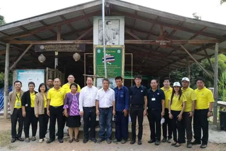 นายมงคล ลีลาธรรม กรรมการผู้จัดการ ธนาคารพ...