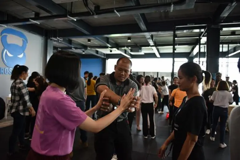 รวมพลังทีมเผือกคึกคักกว่า 100 ชีวิต ฝึกป้องกันตัวเอง-ช่วยเหลือผู้อื่นหากถูกคุกคามทางเพศ พร้อมเปิด 5 วิธีเผือกช่วยเพื่อนรอดจากการถูกคุกคามทางเพศ