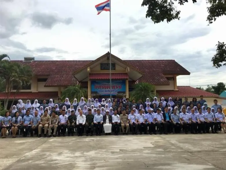 รองนายกฯ พลเอก ฉัตรชัย ลงพื้นที่ 3 จว.ชายแดนใต้ ติดตามความก้าวหน้าและรณรงค์ให้ผู้ปกครองพาบุตรหลานไปรับวัคซีนป้องกันโรคหัดตามกำหนด