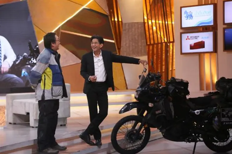 ทีวีไกด์: รายการ "เจาะใจ" “ใช้ ดอนคิง” ไม่สนใครจะมองว่าบ้า!!คนไทยคนแรก ควบ2ล้อลุยเดี่ยวรอบโลกสำเร็จ!!