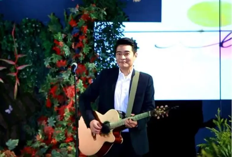 “ก้อง สหรัฐ” ทำให้หัวใจชุ่มฉ่ำ ขับกล่อมเพลงงานเดินสุดยิ่งใหญ่แห่งปี The Little Runway “ All Season All Fashion”