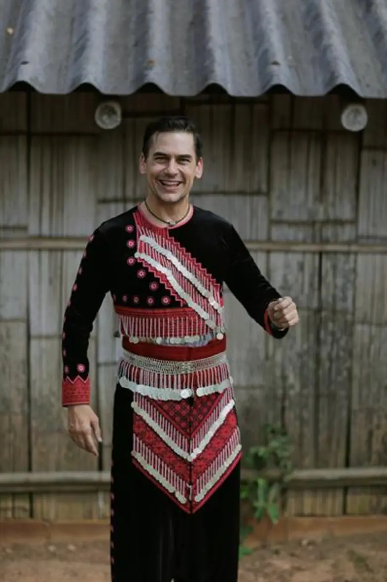 ทีวีไกด์: รายการ "หลงรักยิ้ม" ขี่ฟอร์มูล่าม้ง ซิ่งสไตล์พื้นบ้าน กับฝรั่งหัวใจไทย “แดเนียล เฟรเซอร์” สัมผัสเมืองสวยในเมฆหมอก “เขาค้อ”