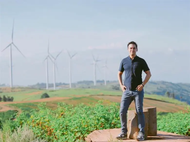 ทีวีไกด์: รายการ "หลงรักยิ้ม" ขี่ฟอร์มูล่าม้ง ซิ่งสไตล์พื้นบ้าน กับฝรั่งหัวใจไทย “แดเนียล เฟรเซอร์” สัมผัสเมืองสวยในเมฆหมอก “เขาค้อ”