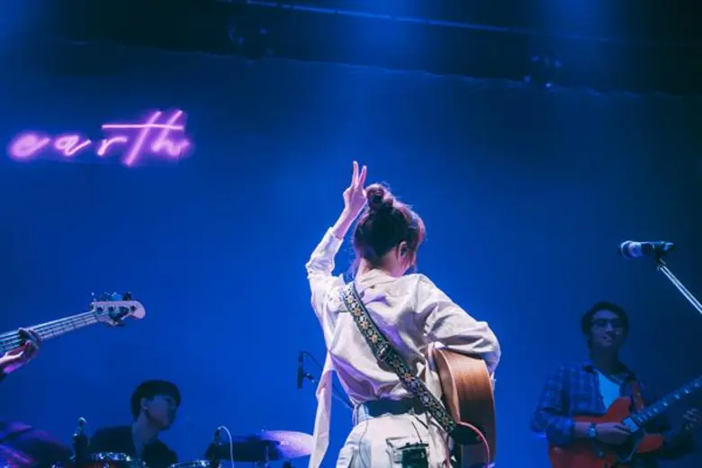 'มิวซิกมูฟ เรคคอร์ดส’ จัดคอนเสิร์ตสุดเอ็กซ์คลูซีฟ พาแฟนเพลงไปอยู่ในโลกของ 'เอิ๊ต ภัทรวี’