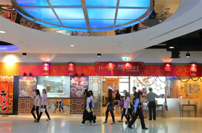 อร่อยทันใจกับคะน้าหมูกรอบฮ่องกง ร้านฮ่องกง คาเฟ่