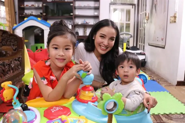 ทีวีไกด์: รายการ “LITTLE NIRIN” “น้องณิริน” ซัดตรง “แพท ณปภา” อยากบอกอะไร “น้าเบนซ์ เรซซิ่ง”?