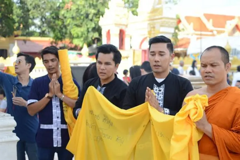 เวียร์-เทพสถิตย์ พระเอกค่ายไอพีเอ็ม พากราบพระธาตุเมืองนครพนม เสริมดวง เพิ่มบารมีผ่านรายการ “ของดีของไทย”