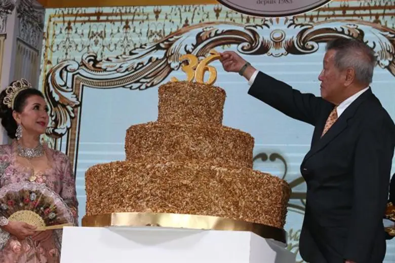 มาดาม มาร์โก้ จัดงานฉลองครบรอบ 36 ปี สุดอลังการกับ “เค้กทองคำ” ก้อนแรกของเมืองไทย