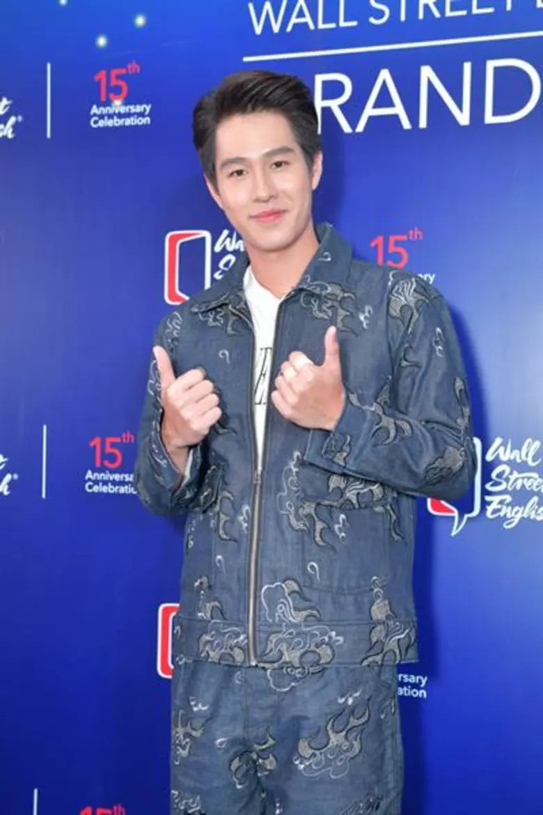 เปิดสาขาใหม่ Wall Street English มงลง !!!“นิโคลีน”ควง “ทอย” สปีคไฟแล่บ!!!