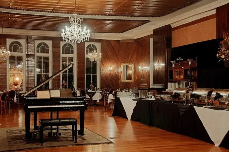 ฉลองเทศกาลฮัลโลวีนกันที่บ้านพักสุดเฮี้ยน โฮสเทลสุดหลอน และปราสาทสุดสยอง ตามคำแนะนำจากรีวิวของลูกค้า Booking.com	