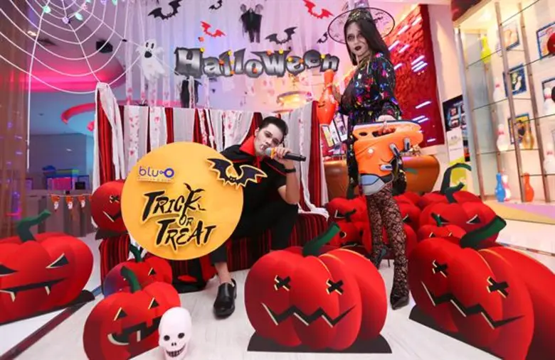 บลูโอ ริธึม แอนด์ โบว์ล ชวนมาสะพรึงกับกิจกรรม Halloween Cool Party แต่งผีแบบสยดสยอง...รับสิทธิ์ โยนโบว์ลิ่ง ร้องคาราโอเกะ เล่นไอซ์สเก็ต ฟรี