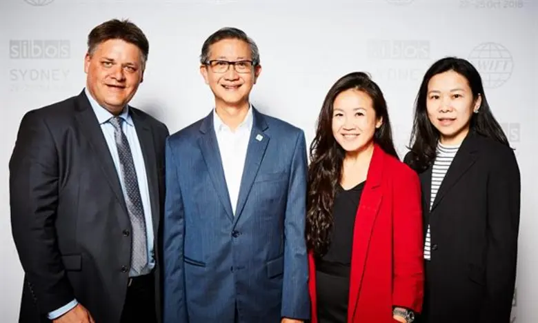 นายศีลวัต สันติวิสัฏฐ์ (ที่ 2 จากซ้าย) รอ...