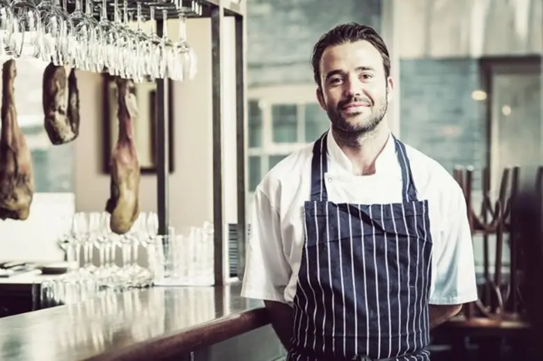 มื้อค่ำสุดพิเศษกับเชฟดาวรุ่งจากสหราชอาณาจ...