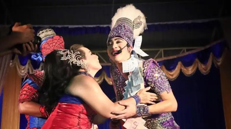 พิเศษสุดๆ สำหรับวันนี้เพราะ หนูแหม่ม-บ๊อบ...