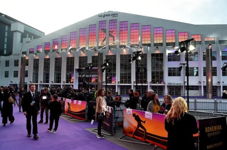 ยิ่งใหญ่! งดงาม! สมเป็นการเฉลิมฉลองแด่บทเพลงของวงร็อคในตำนาน กับงานพรีเมียร์เปิดตัวภาพยนตร์ "Bohemian Rhapsody" ณ กรุงลอนดอน