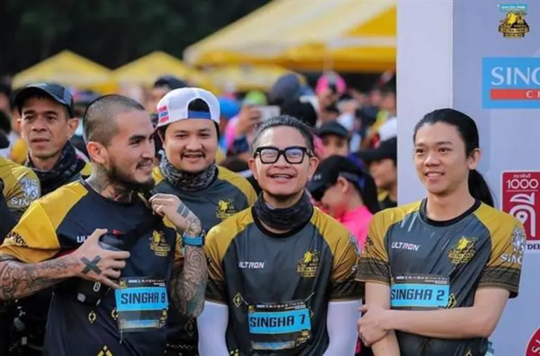 "โลโมโซนิค" วงดนตรีพลังงานสูง นอกจากใช้พล...