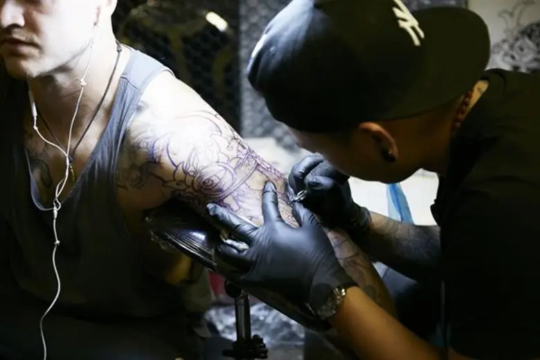 ไม่พลาด ไม่พัง เคล็ดลับง่าย ๆ ถ้าอยากเป็น “ช่างสักคิวทอง จองคิวข้ามปี”